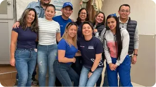 Renal Care Services - Personal de las mesas comunitarias RCS