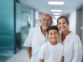 Renal Care Services - Familia de paciente renal en hospital